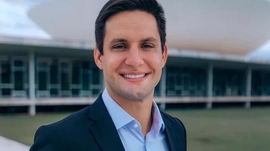 Rafael Motta, ex-deputado, foi ferido em acidente e agora receberá cuidados médicos em São Paulo para sua recuperação. - Reprodução