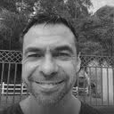 Thomas Storino Britis, de 44 anos, morreu após colisão com outro atleta durante salto em Boituva, SP. - Reprodução