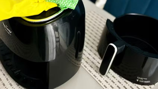 Dicas essenciais para limpar sua Air Fryer e mantê-la impecável - Reprodução