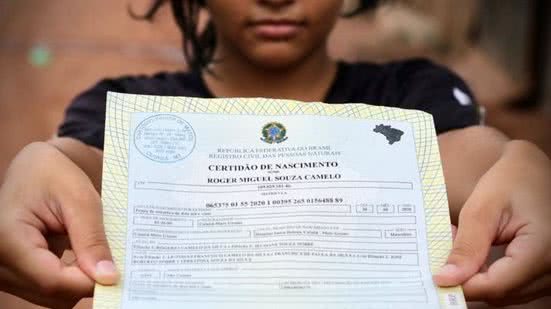 Com uma média de 266 ações de investigação de paternidade por dia, o Brasil revela uma realidade dolorosa em busca de identidade. - Divulgação