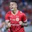 Com gols de Lucas Rodrigues e Gabriel Lima, América avança para a próxima fase do torneio após vencer o Juazeirense por 2 a 0. - Gabriel Leite