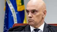 A reportagem destaca ações polêmicas de Moraes, como prisões sem julgamento e bloqueios à imprensa, em um contexto de tarifas elevadas. - Divulgação