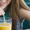 Entenda os motivos pelos quais médicos recomendam consumir a laranja inteira em vez do suco. - Divulgação