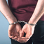 Durante a operação, os agentes encontraram e apreenderam uma arma de fogo, acessórios e munições - Reprodução/Internet