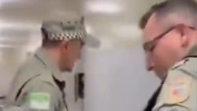 A agressão ocorreu diante da mãe do jovem, aumentando a indignação e a necessidade de ações imediatas. - Divulgação
