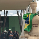 Débora escreveu “Perdeu, mané” na escultura A Justiça, que fica em frente à sede do STF - Joedson Alves/Agência Brasil