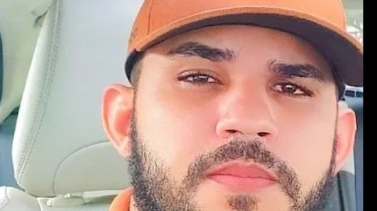 Apesar de ter conseguido voltar à superfície e avisar sobre o ferimento, Matheus não resistiu à gravidade do corte e faleceu no hospital. - Foto: Reprodução/focoelho