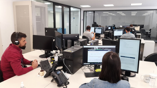 O setor empregou R$ 4,2 bilhões em salários, contribuições e compensações, um aumento de 12,24% em relação ao ano anterior - Divulgação/IBGE