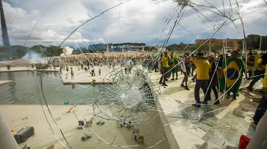 Rosana estava foragida nos Estados Unidos. Ela foi detida ao desembarcar no Aeroporto de Confins, em Belo Horizonte - Joédson Alves/Agência Brasil