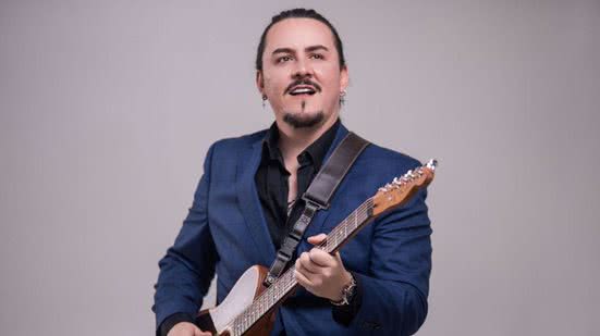 Últimos ingressos para Dino Fonseca na turnê Back To The 80’s nesse domingo (31) no Teatro Riachuelo - Reprodução