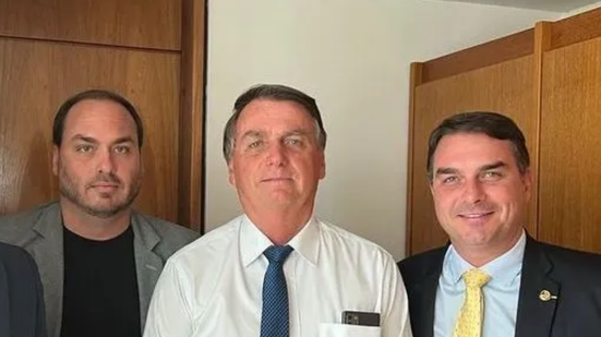 Imagem Bolsonaro só poderá receber visita dos filhos se Moraes autorizar