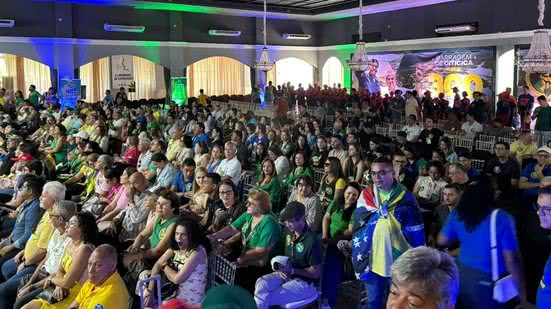Centenas de pessoas, entre políticos e apoiadores, lotaram o Olimpo Recepções no bairro de Candelária para o Rota 22. - Simone Santos