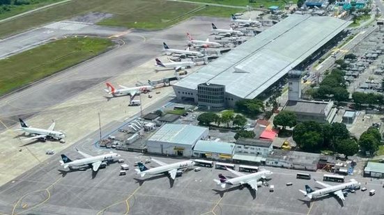A Azul Linhas Aéreas confirmou o cancelamento do voo - Reprodução