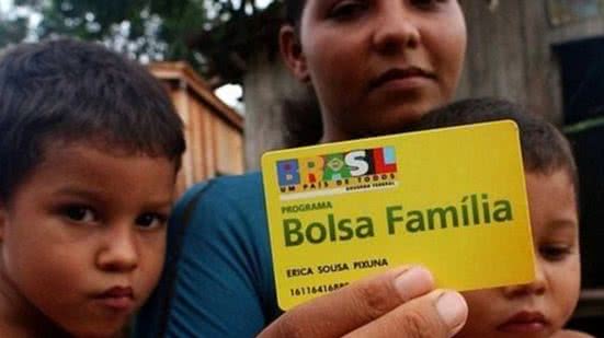Famílias podem receber adicionais no Bolsa Família, como R$ 150 por criança e R$ 50 para gestantes, além do valor mínimo de R$ 600. - Divulgação