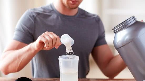 Comparando moela de frango e whey protein, descubra qual alimento atende melhor às suas necessidades nutricionais e financeiras. - Divulgação