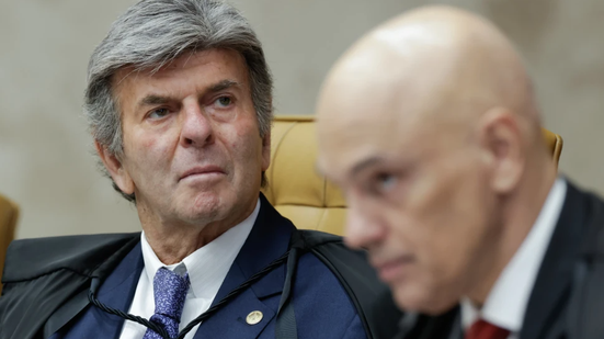 Alexandre de Moraes estava prestes a iniciar a análise das questões preliminares levantadas pelas defesas dos réus da trama quando foi interrompido por Fux - Felipe Sampaio/STF