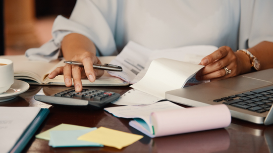O especialista lembra que neste ano, aconteceram situações que trouxeram ainda mais motivos para atenção - Reprodução/Freepik