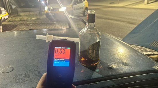 De acordo com a polícia, a situação caracterizou flagrante de crime de trânsito, resultando na imediata prisão do homem - Divulgação/PMRN