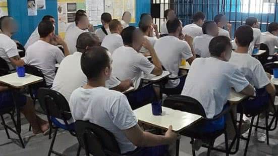 No total, os privados de liberdade terão que responder 120 questões, que serão divididas em quatro avaliações - Divulgação/SEAP - RN