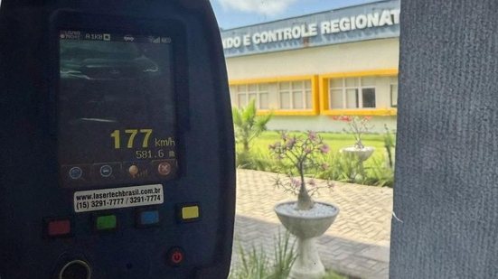 O excesso ultrapassou em mais de 50% o permitido, sendo considerado infração gravíssima - Divulgação/PRF