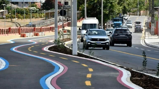 Avenida do Contorno - Demis Roussos/Secom