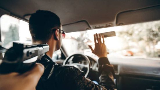 A identificação do suspeito feita pelo motorista, somada a depoimentos de testemunhas e registros de outros crimes semelhantes - Reprodução/Internet