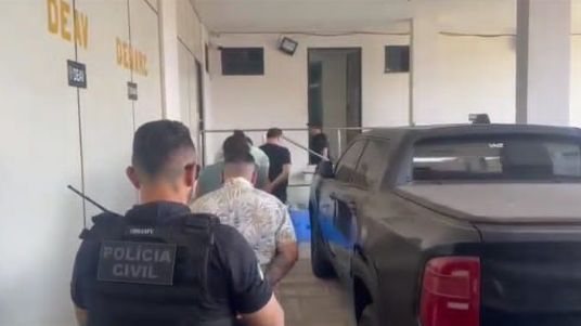 Entre os detidos estão um homem e uma mulher de origem portuguesa, apontados como integrantes de uma organização criminosa - Divulgação/Polícia Civil do RN