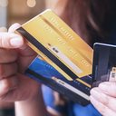 Dicas essenciais para gerenciar o uso do cartão de crédito e evitar o rotativo, garantindo um controle financeiro mais eficiente e seguro. - Divulgação