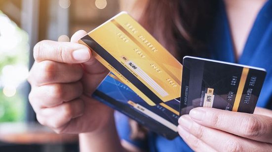 Dicas essenciais para gerenciar o uso do cartão de crédito e evitar o rotativo, garantindo um controle financeiro mais eficiente e seguro. - Divulgação