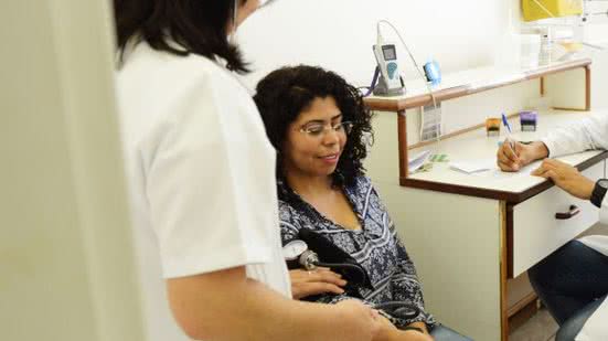 A nova classificação de pressão arterial alerta para riscos cardiovasculares e a necessidade de mudanças no estilo de vida. - Divulgação