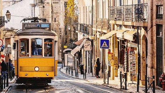 A pesquisa, chamada Holiday Happiness Index, foi divulgada neste mês de setembro pela plataforma BookRetreats - Reprodução/Internet
