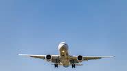 Controlador de tráfego aéreo dorme e deixa avião girando no céu