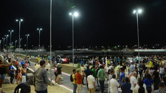 Moradores celebram a inauguração após anos de alagamentos, destacando a importância da obra para a segurança e qualidade de vida. - Divulgação: Prefeitura do Natal