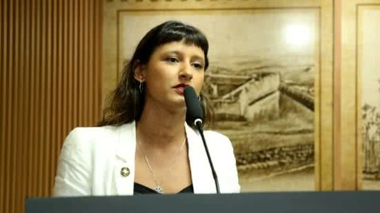 Brisa Bracchi nega irregularidades e afirma que apoio partiu de produtores culturais independentes, seguindo trâmites legais. - Reprodução