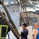 Corpo de Bombeiros atuou rapidamente para controlar as chamas e evitar maiores danos na comunidade carente de Natal. - Reprodução ViaCerta redes