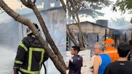 Corpo de Bombeiros atuou rapidamente para controlar as chamas e evitar maiores danos na comunidade carente de Natal. - Reprodução ViaCerta redes