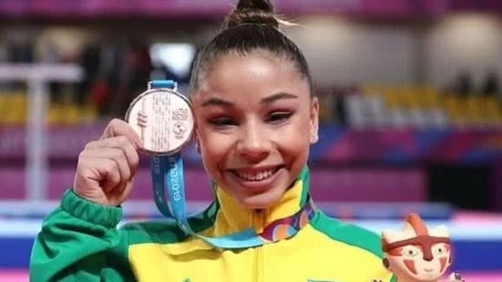 Com uma apresentação impecável, Flávia reafirma seu favoritismo e conquista mais um pódio na World Challenge Cup de ginástica. - Foto: Ricardo Bufolin/CBG