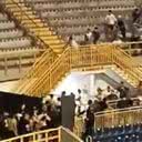 Confronto entre torcedores de Ceará e Fortaleza resulta na suspensão do jogo de futsal no Ginásio Paulo Sarasate, em Fortaleza. - Reprodução