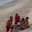 Homem e duas adolescentes são retirados do mar após afogamento em Natal - Reprodução
