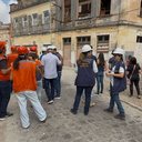 A vistoria, que contou com a participação de diversas instituições, busca identificar fachadas em risco e prevenir acidentes futuros. - Divulgação