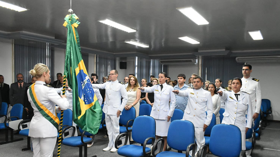 Os selecionados irão ingressar com o posto de Guarda-Marinha, podendo alcançar o posto de Capitão de Fragata - Divulgação