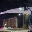 Agora, as equipes responsáveis pelos trabalhos concentram os esforços na parte superior da estrutura, posicionada sobre a rodovia federal - Seinfra