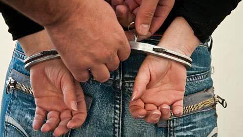 A suspeita foi localizada e conduzida à delegacia, onde passou pelos trâmites legais - Reprodução/iStock