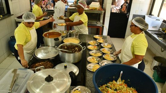 A Cozinha Comunitária de Felipe Camarão irá funcionar de segunda a sexta-feira, com cardápios balanceados e supervisionados por nutricionistas - Demis Roussos/Semtas