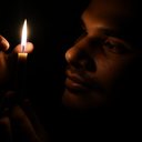 O Sistema Interligado Nacional conecta usinas e linhas de transmissão, sendo crucial para o fornecimento de energia em todo o Brasil, cobrindo 98% do território. - Imagem gerada por IA