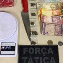Após a detenção, o jovem foi levado à Delegacia de Plantão, onde permanece à disposição da Justiça com os materiais apreendidos. - PMRN