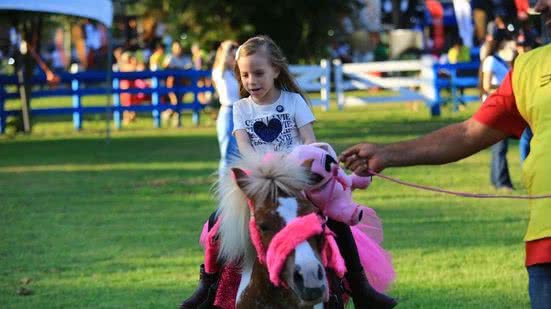 Festa promete diversão com shows, parque de diversões e interação com animais, ideal para toda a família. - Reprodução: ANORC