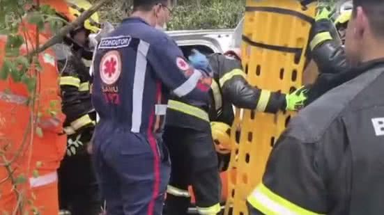 motorista do veículo ficou inconsciente após manobra brusca e permanece internado em observação no hospital. - Reprodução/Inter TV Cabugi