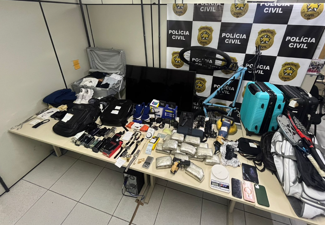 Objetos apreendidos no imóvel que o indivíduo se encontrava. Foto: Divulgação/Polícia Civil do RN