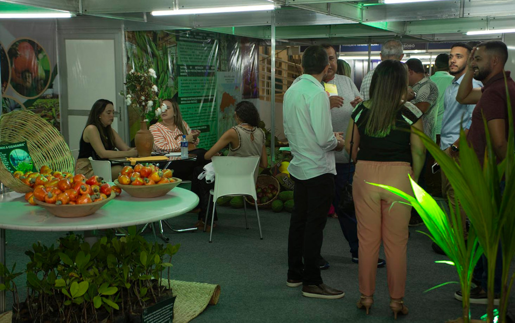 Estande de expositores na Expofruit